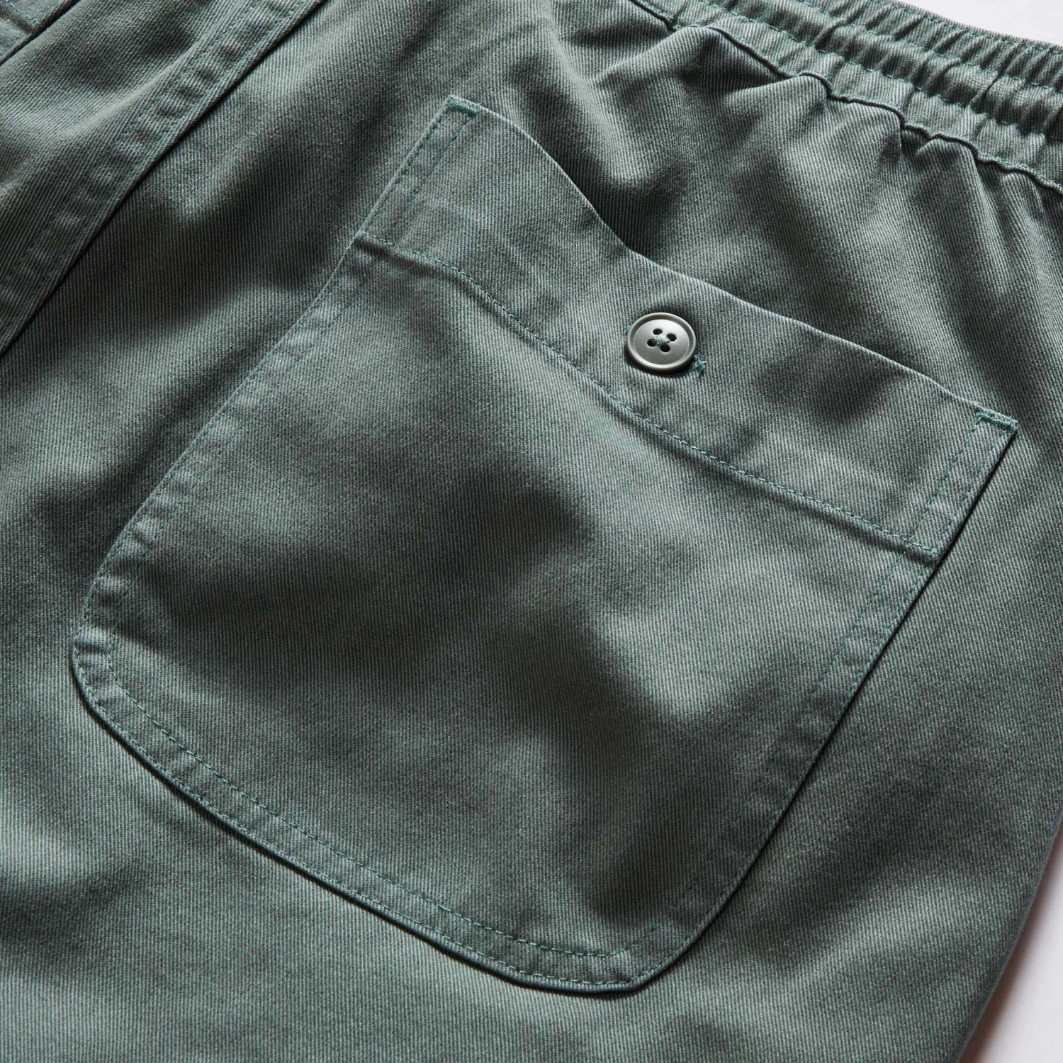 The Apres Short In Organic Deep Sea Foundation Twill - Image 7