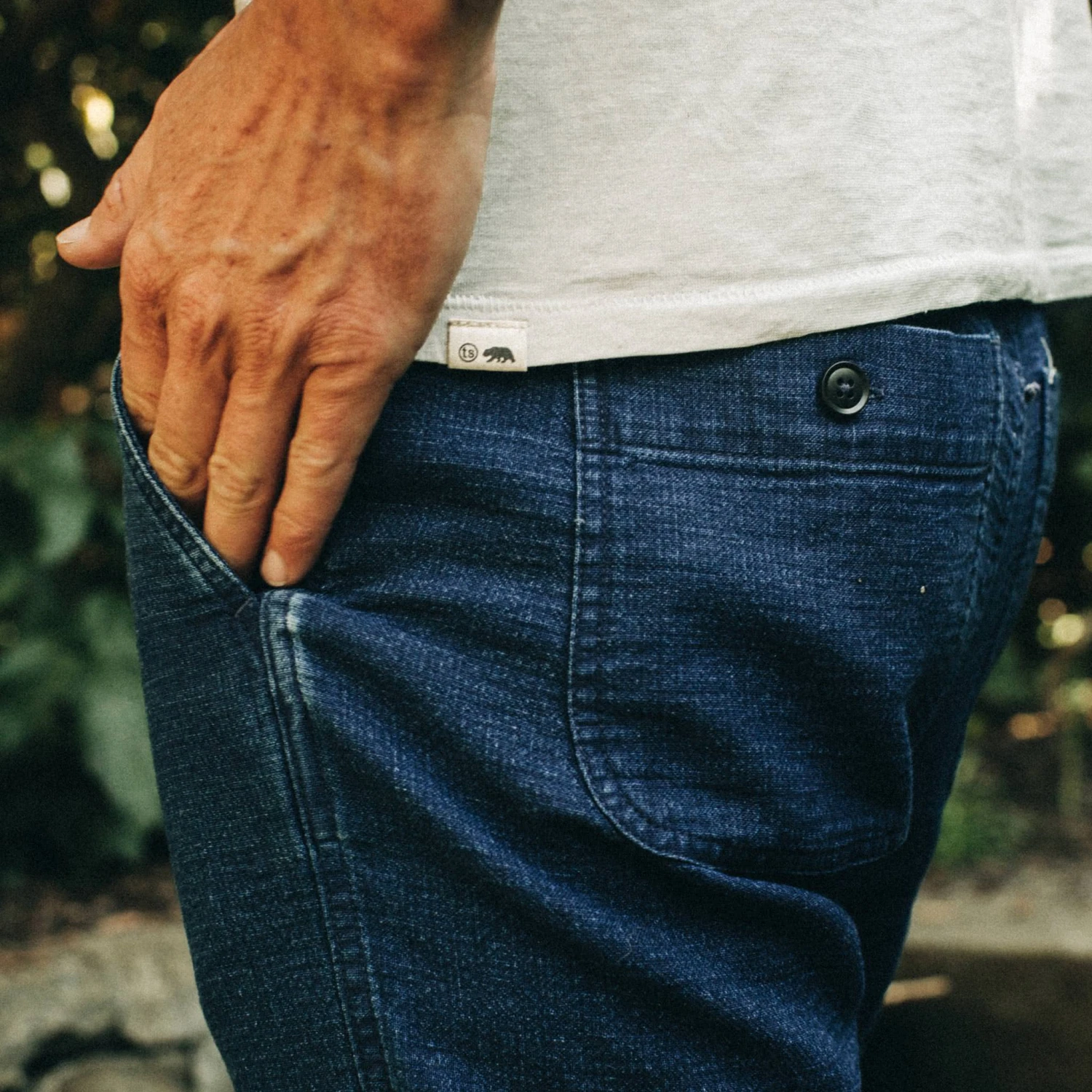 The Apres Pant In Indigo Double Cloth - Image 4