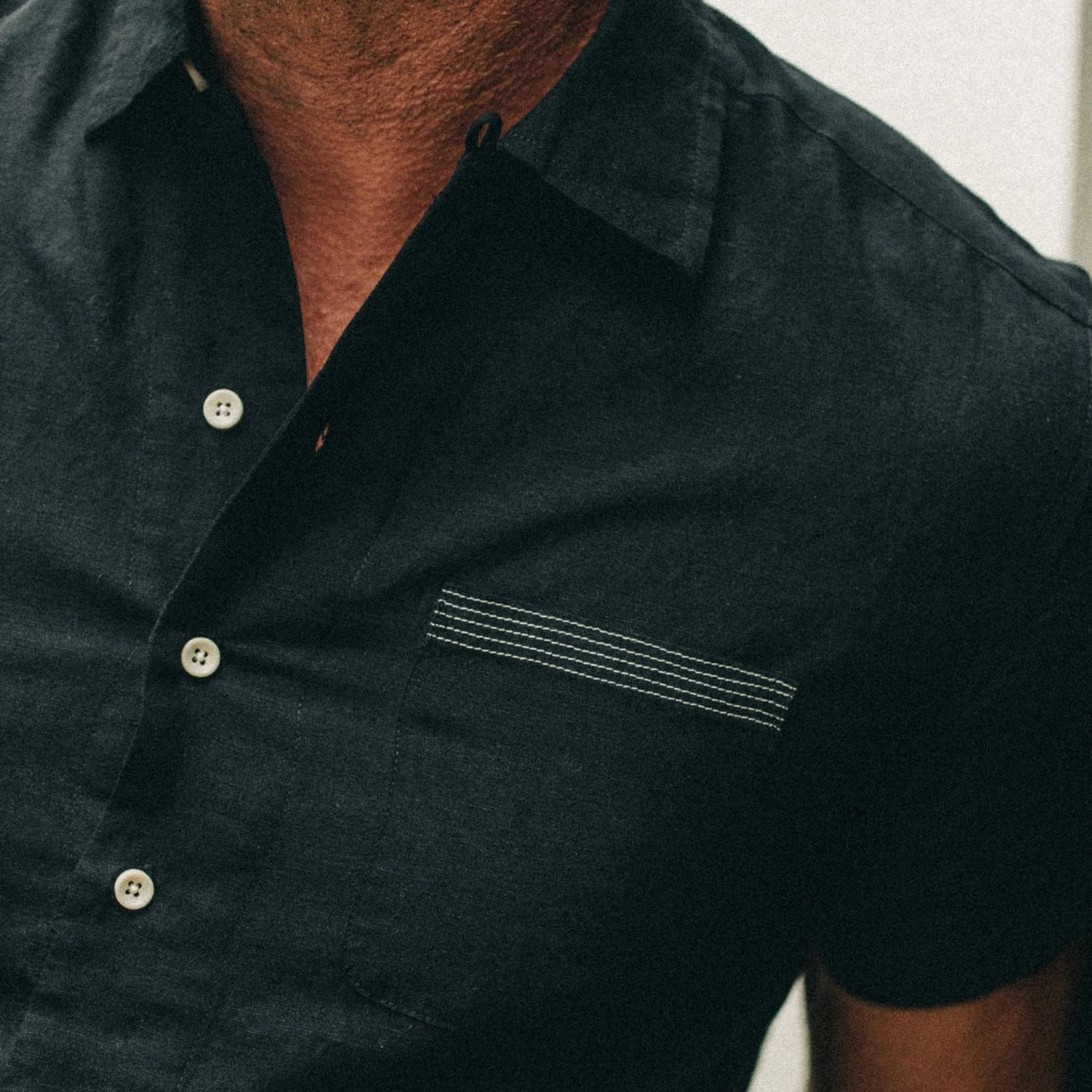 The Short Sleeve Hawthorne In Navy And Natural - Image 4