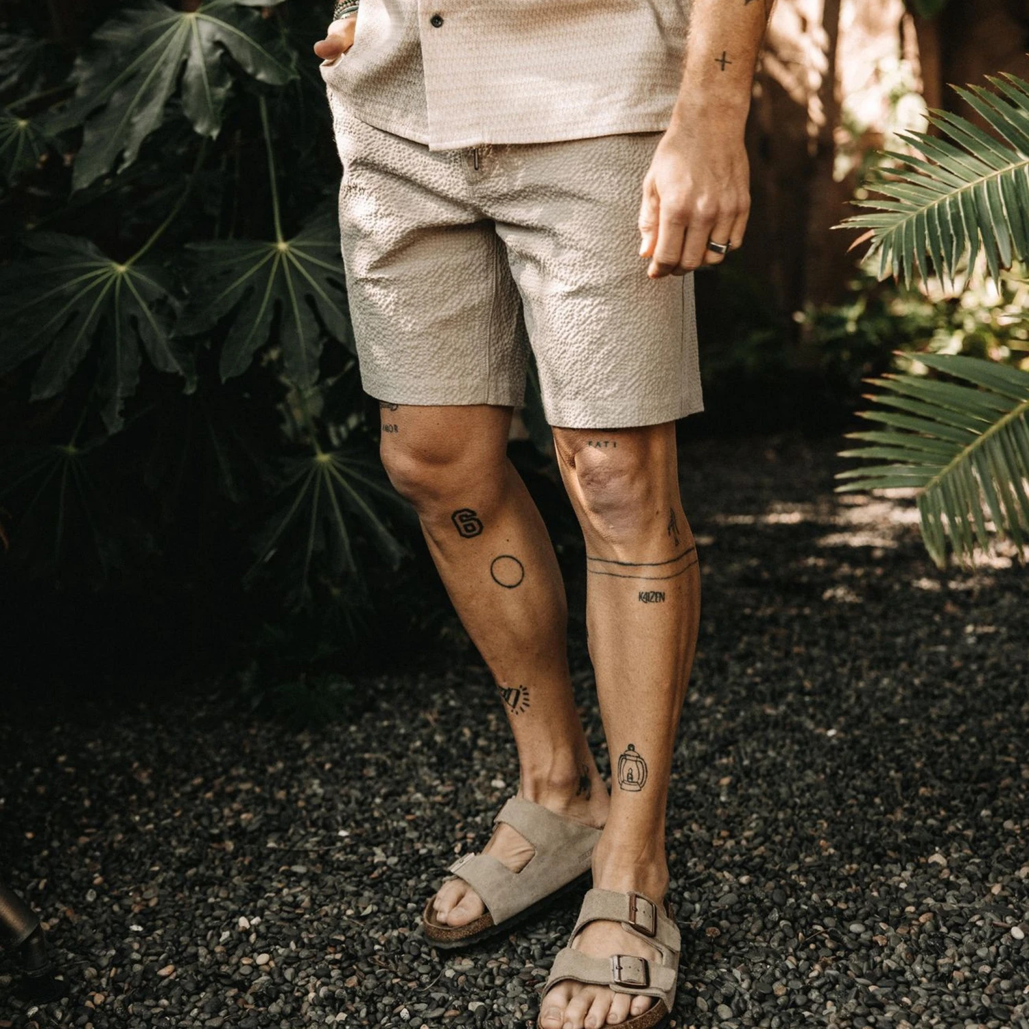 The Easy Short In Heather Eucalyptus Seersucker - Image 2