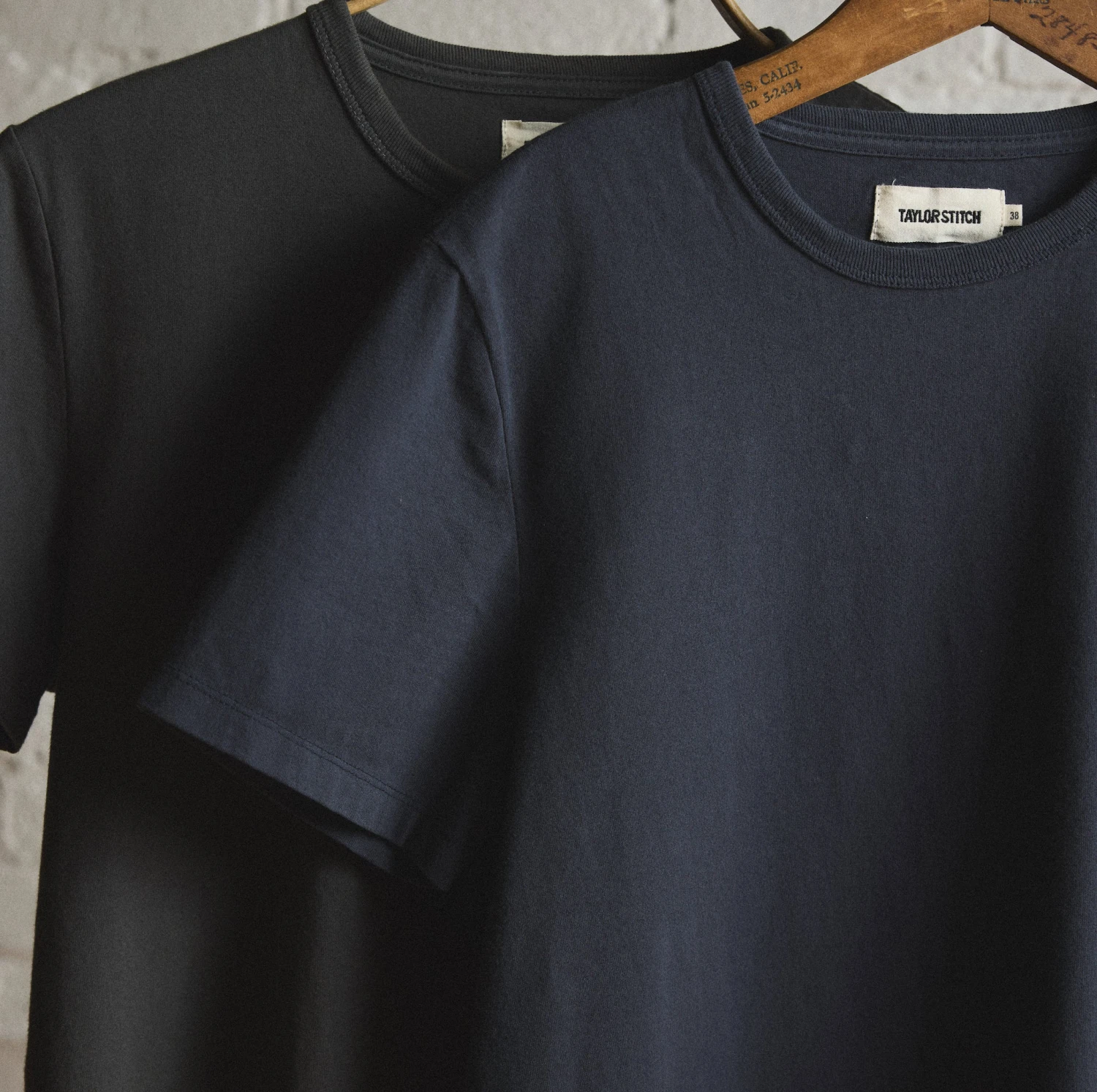 The Organic Cotton Tee In Navy - Image 5