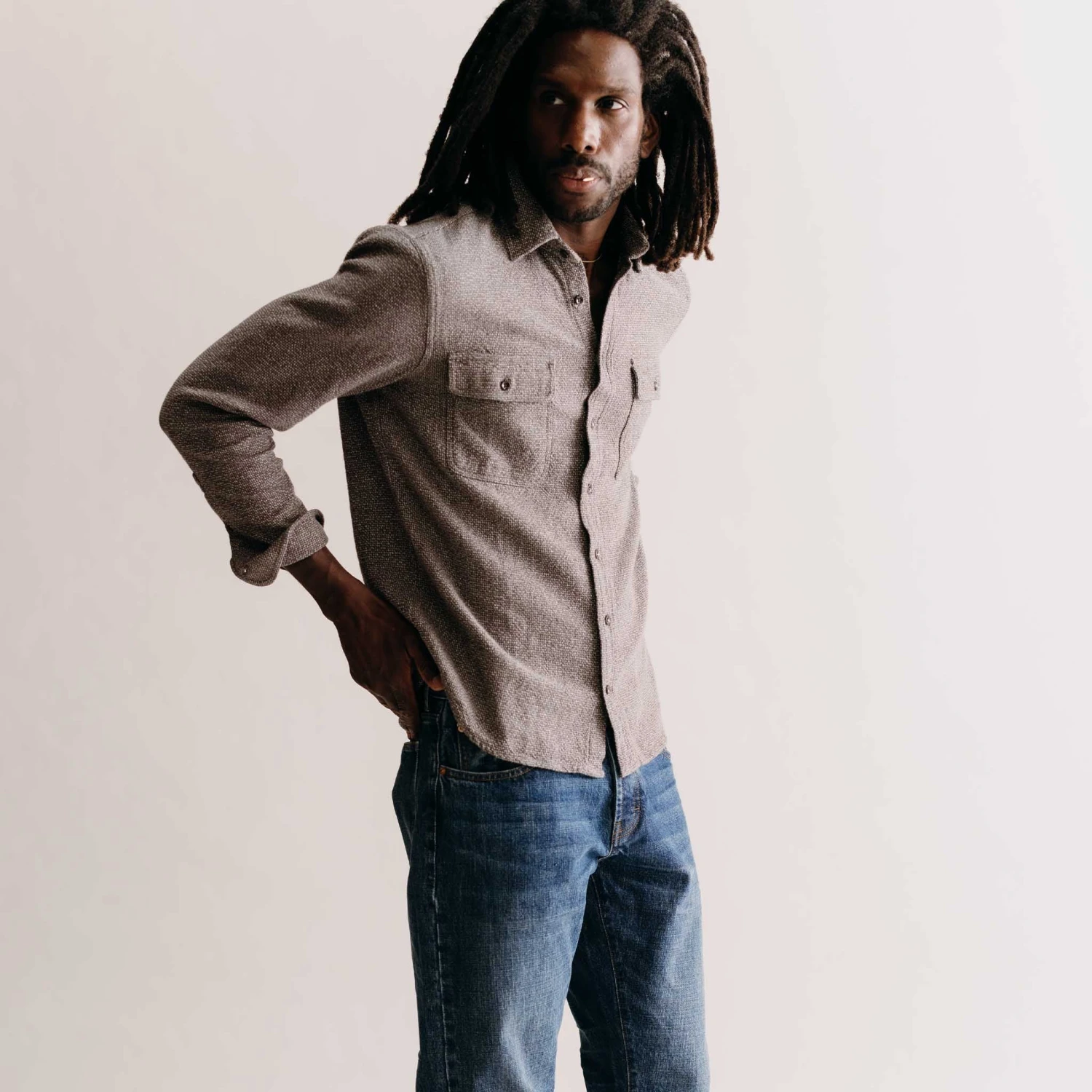 The Ledge Shirt In Granite Linen Tweed - Image 2