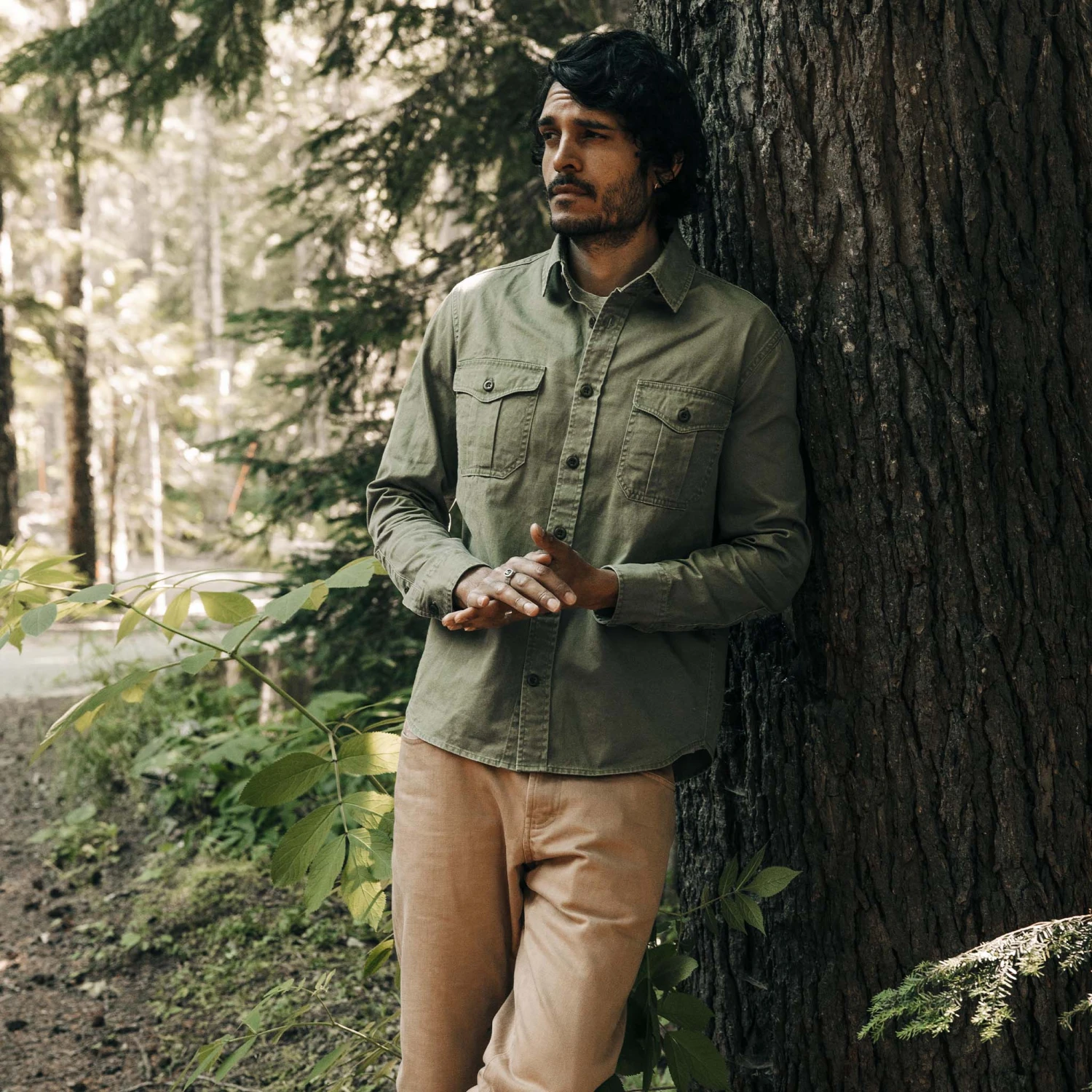 The Saddler Shirt In Washed Olive - Image 2
