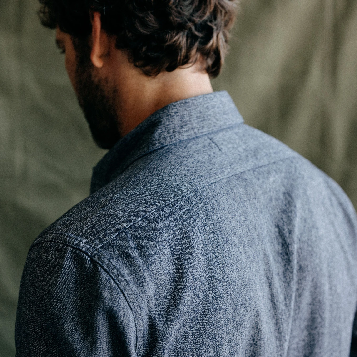 The Utility Shirt In Rinsed Indigo Herringbone - Image 4