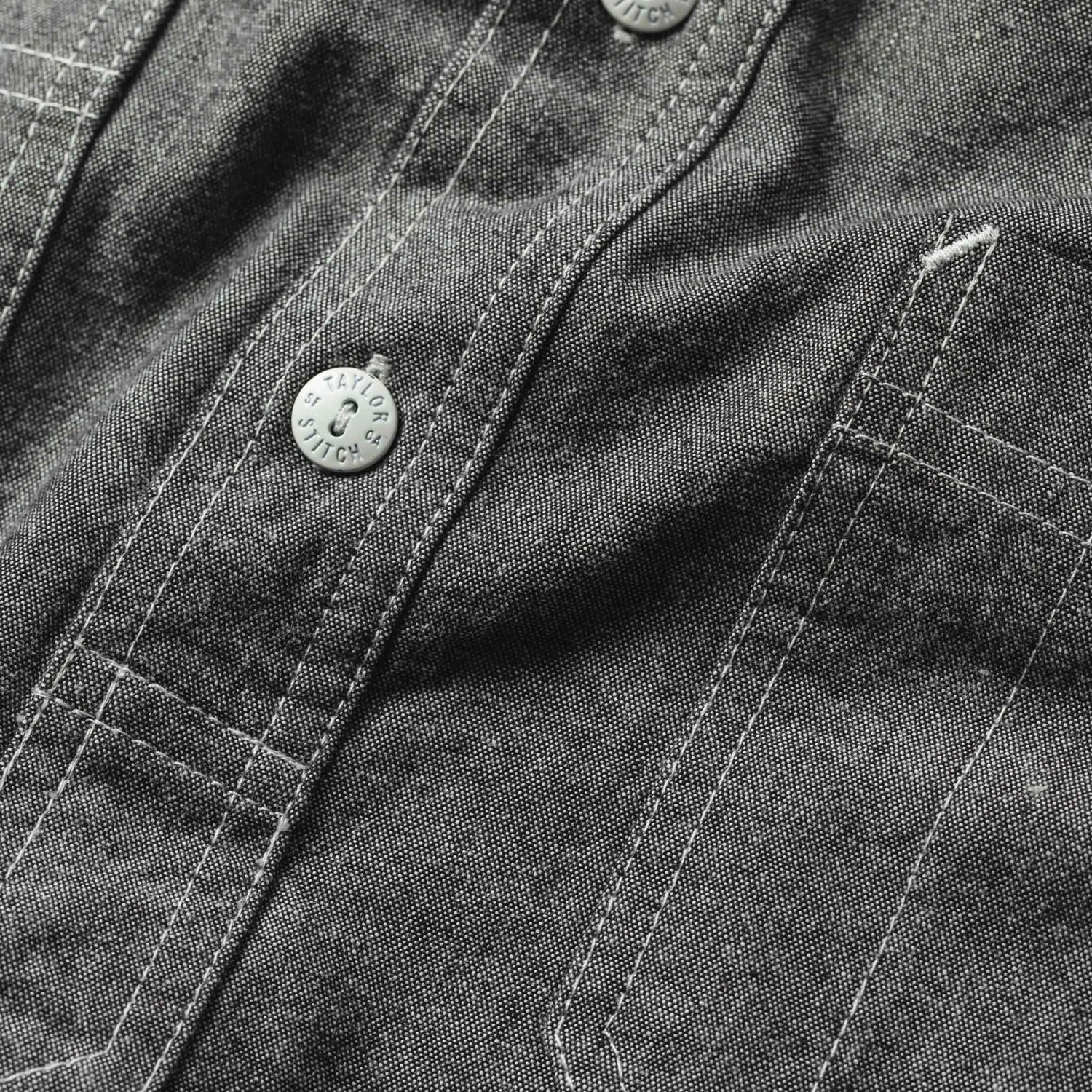 The Short Sleeve Popover In Charcoal Chambray - Image 7