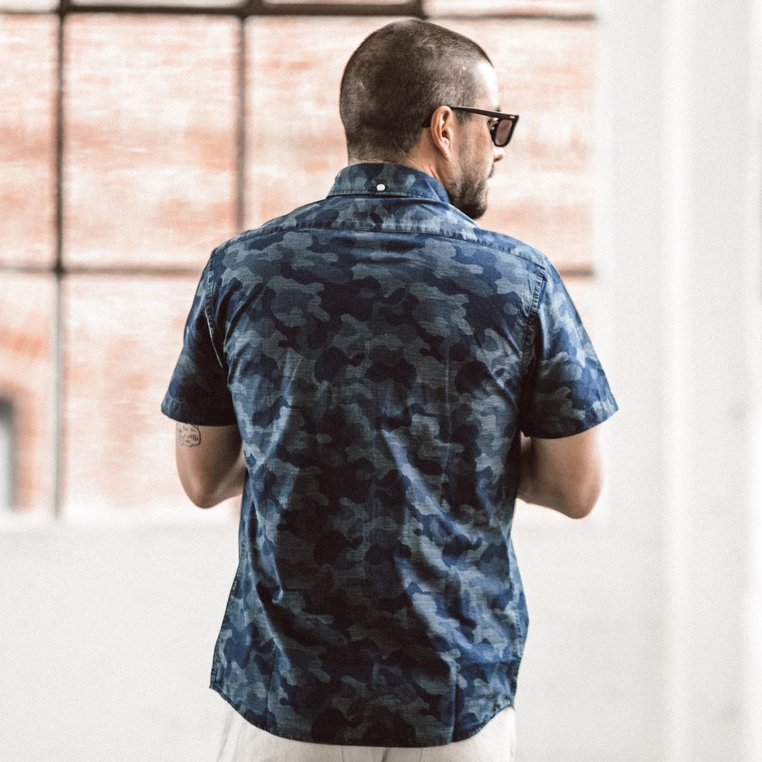 The Short Sleeve Jack In Indigo Jacquard Camo - Image 6