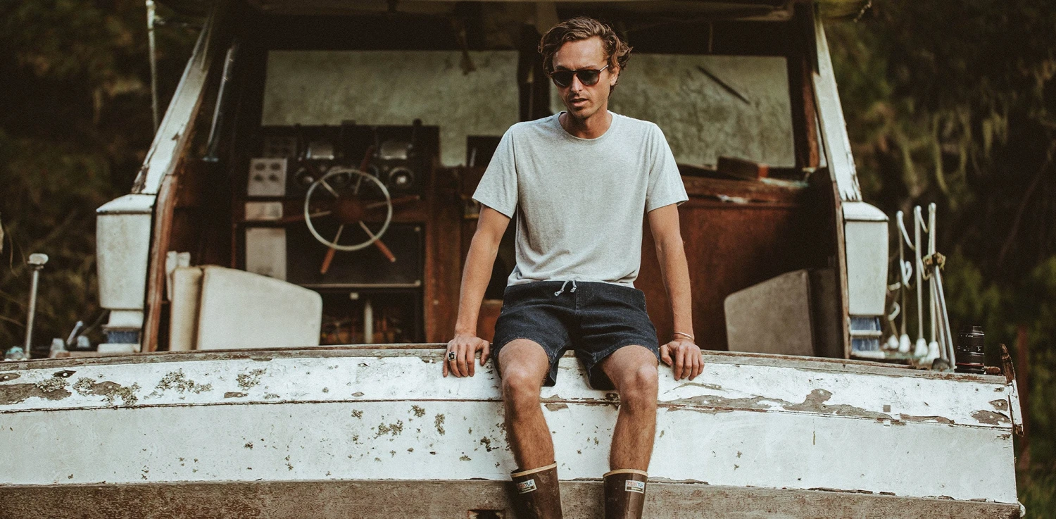 The Après Short In Indigo Crepe - Image 11